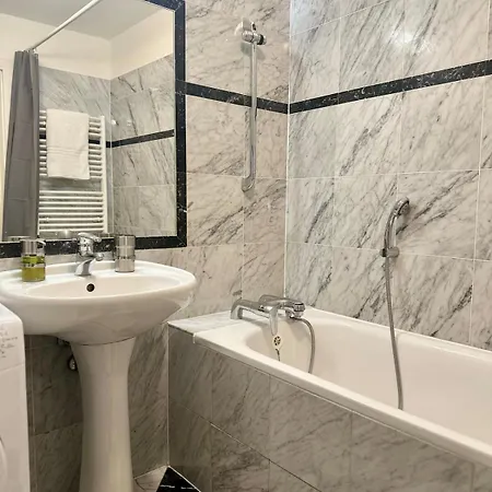 Cozy In Near Wenceslas Sq Apartment *