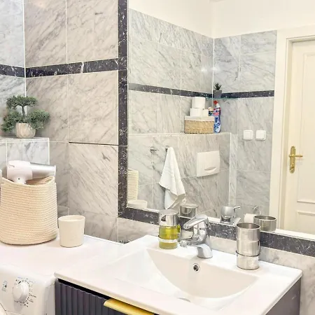 Apartment Cozy In Near Wenceslas Sq *