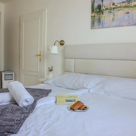 Cozy In Near Wenceslas Sq Apartment *